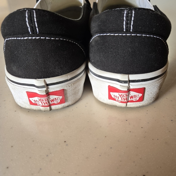 Vans size 8.5 - Picture 3 of 4